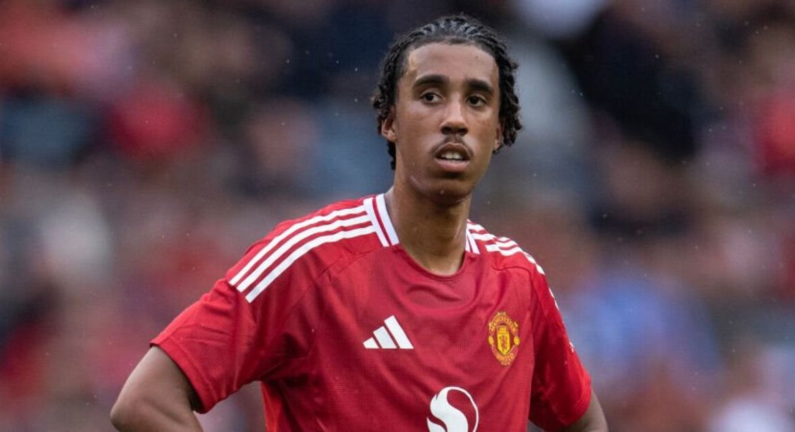 Man Utd new boy Leny Yoro spills beans on Rio Ferdinand chat as legend makes demand | Football | Sport