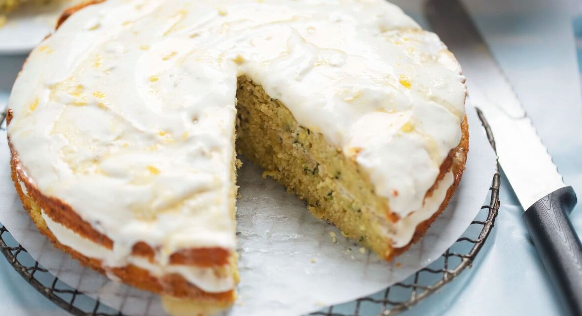 Mary Berry shares secret to ‘moist’ lemon drizzle cake