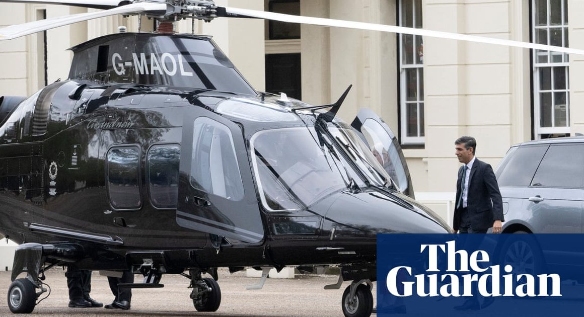 Starmer to end £40m helicopter contract in break from Sunak era | Keir Starmer