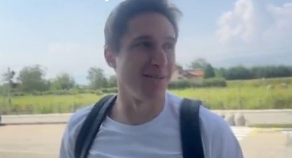 Federico Chiesa breaks silence on £11m Liverpool transfer as he flies in | Football | Sport