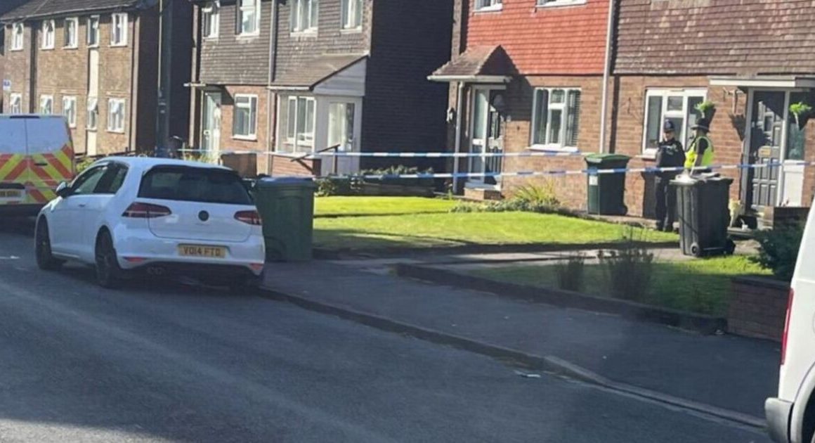 Oldbury stabbing LIVE: Boy, 13, stabbed to death with Lion Farm estate taped off | UK | News