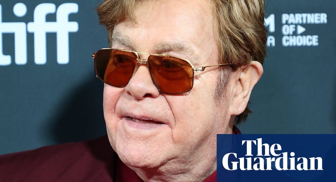 Elton John makes first appearance after revealing ‘limited vision’ | Elton John