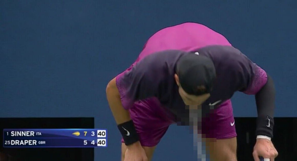 Jack Draper vomits on court and cleans it up himself during US Open semi-final | Tennis | Sport