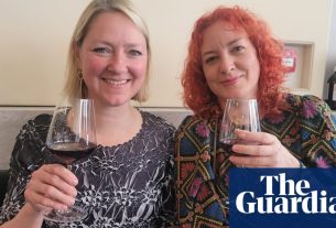 How we met: ‘We got chatting on the plane – and she suggested I move in with her’ | Friendship