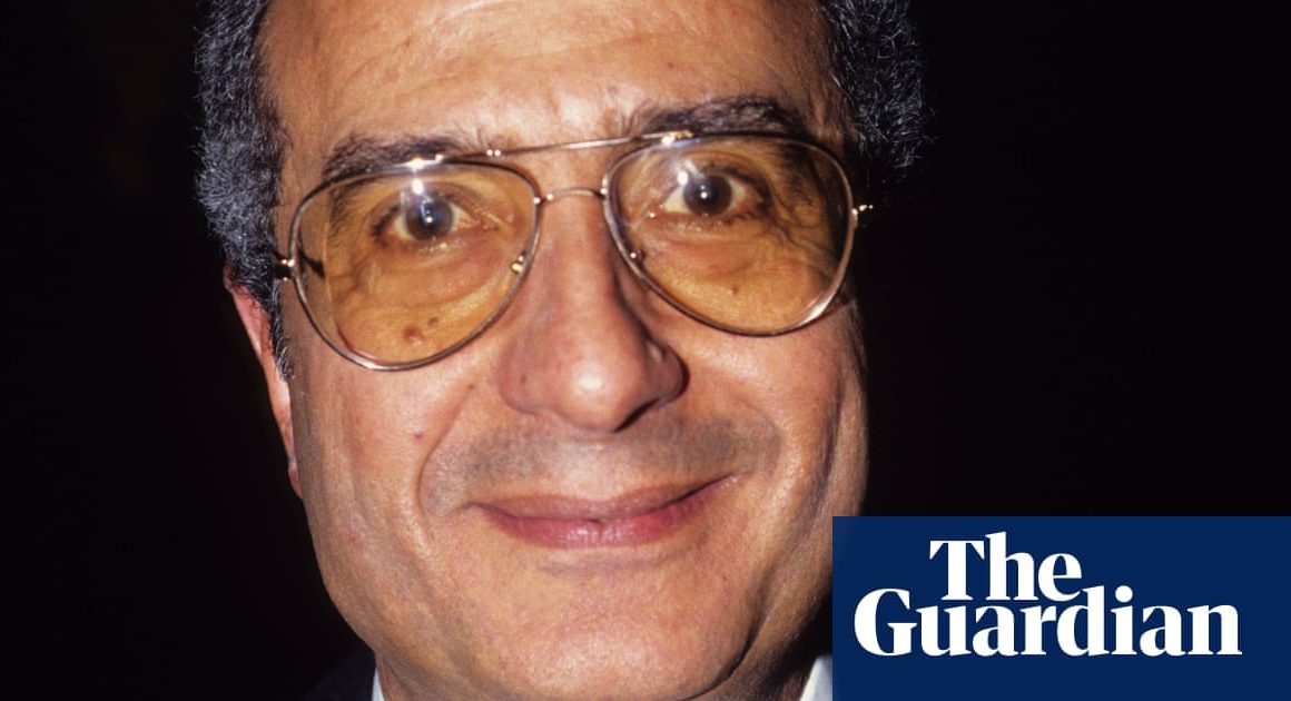 Fayed accuser files US court claim to make his younger brother give evidence | Mohamed Al Fayed