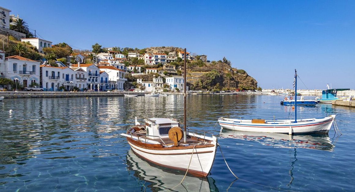 People living to 100 on stunning Greek island swear by superfood | World | News