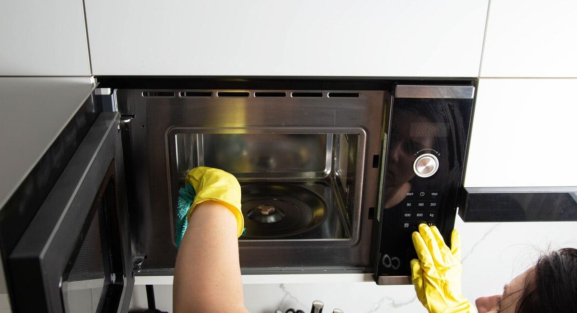 8p microwave cleaning hack is guaranteed to leave appliance ‘sparkling’