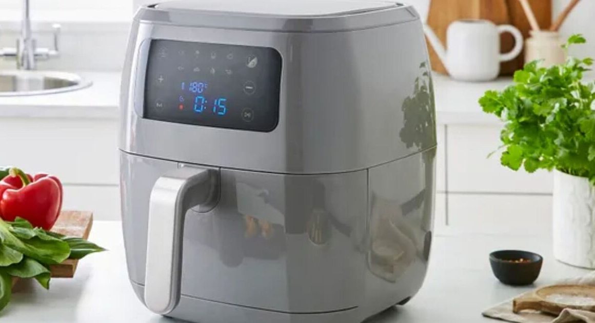 Dunelm air fryer hailed ‘a bargain’ before discount – now just £40