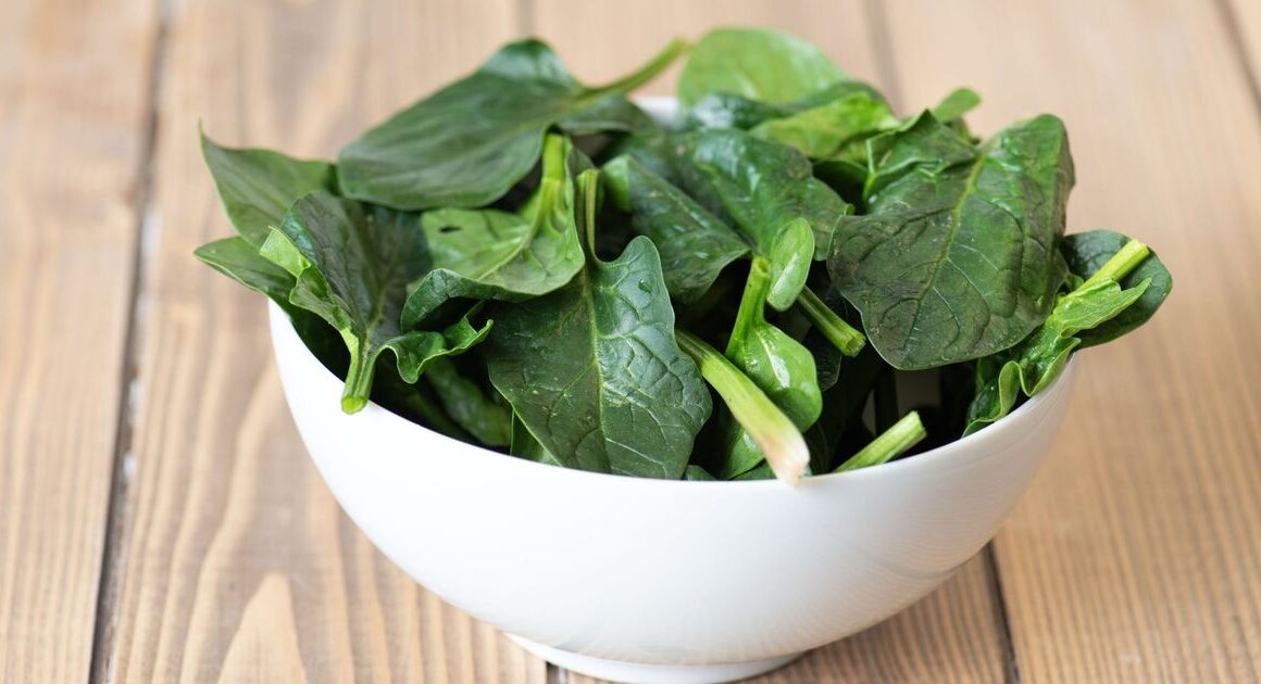 Spinach will stay fresh for longer with 1p kitchen hack