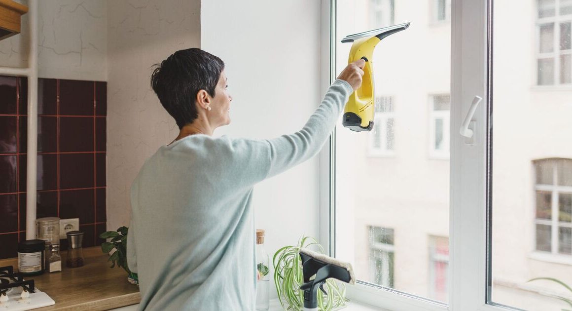 Clean windows with 2-ingredient method that ‘guarantees no streaks’