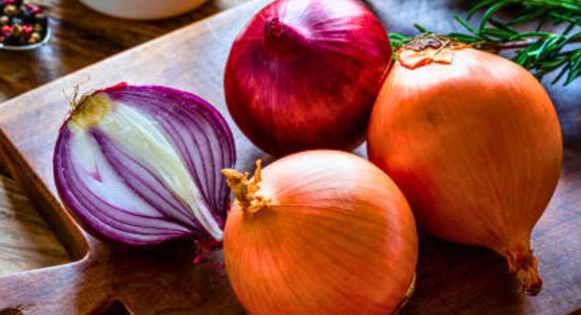 Onions will not spoil or become mouldy is stored away from 1 common Christmas vegetable