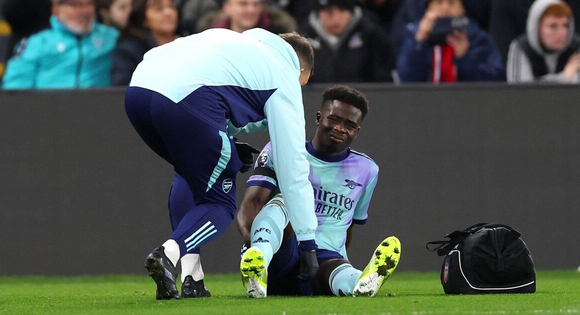 Arsenal lose Bukayo Saka in festive hammerblow as star limps off at Crystal Palace | Football | Sport