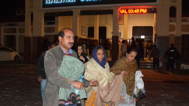 Pakistani forces in standoff with militants aboard hijacked train as 190 passengers rescued